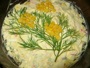 Салат из крабовых палочек «Начало лета» Салат из крабовых палочек